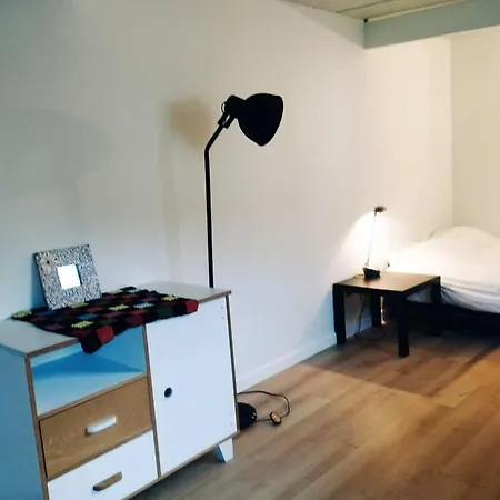 Indépendante Avec Sdb Sur Jardin, Au Calme