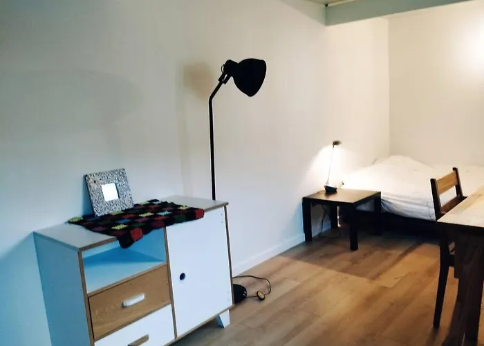 Independante Avec Sdb Sur Jardin, Au Calme