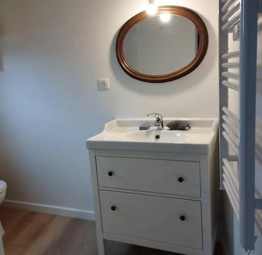 Independante Avec Sdb Sur Jardin, Au Calme